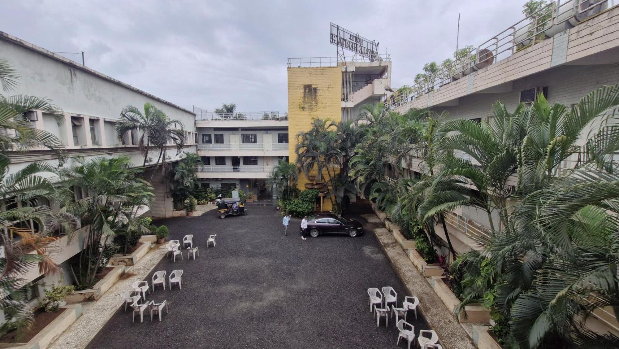 Hotel Royale Heritage Nashik Esterno foto